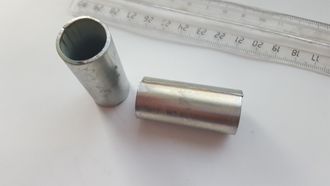 Втулка распорная подушек подвески раздаточной коробки, арт. 63-1801040