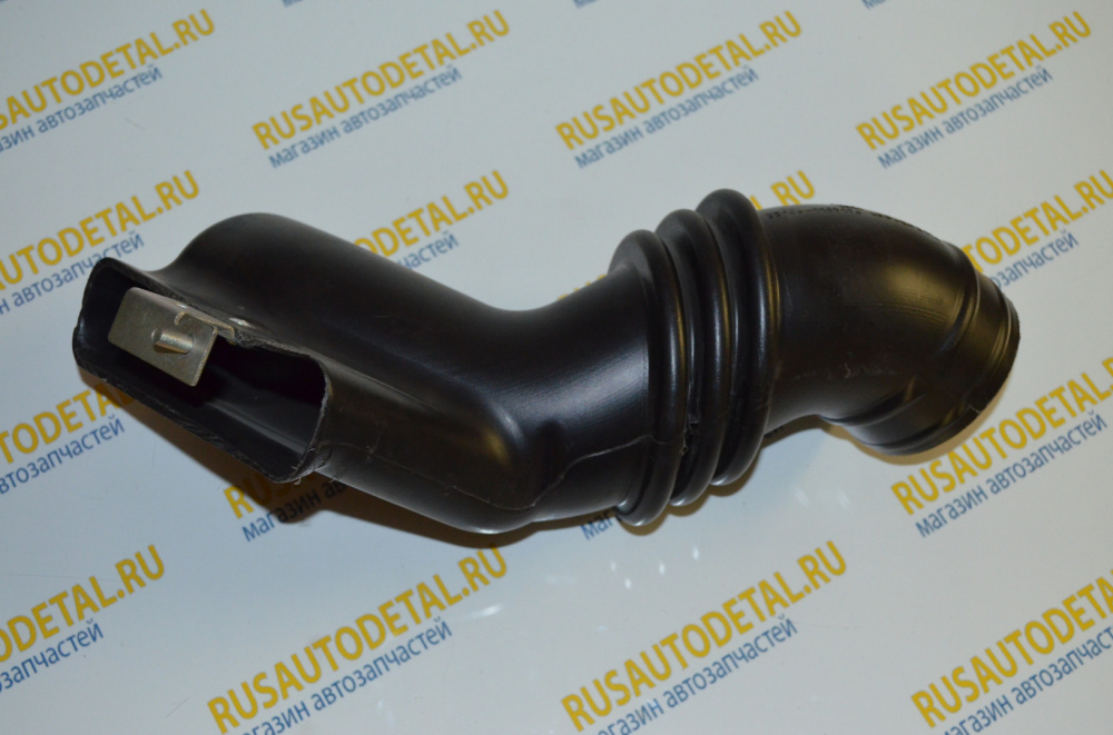 Воздухозаборник Валдай дв. Cummins 3.8 с кронштейном, арт. 33106-1109180